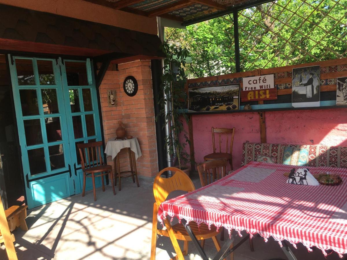 Guesthouse Aisi In Лагодехи Екстериор снимка
