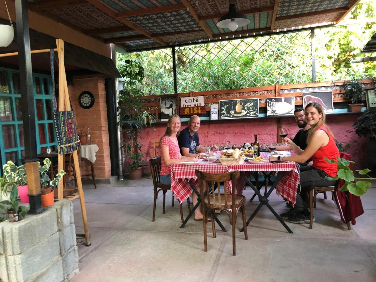 Guesthouse Aisi In Лагодехи Екстериор снимка