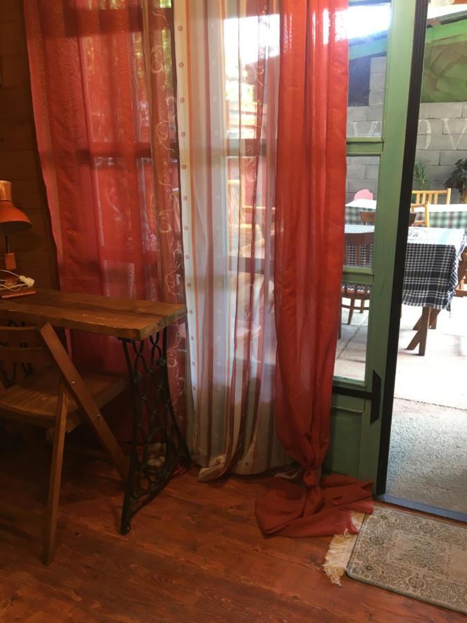 Guesthouse Aisi In Лагодехи Екстериор снимка