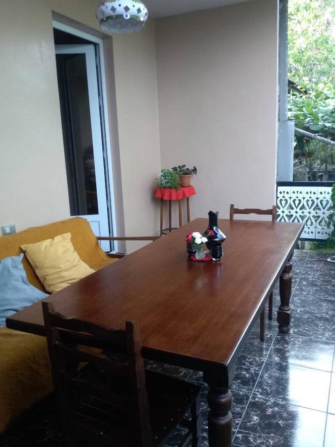 Guesthouse Aisi In Лагодехи Екстериор снимка