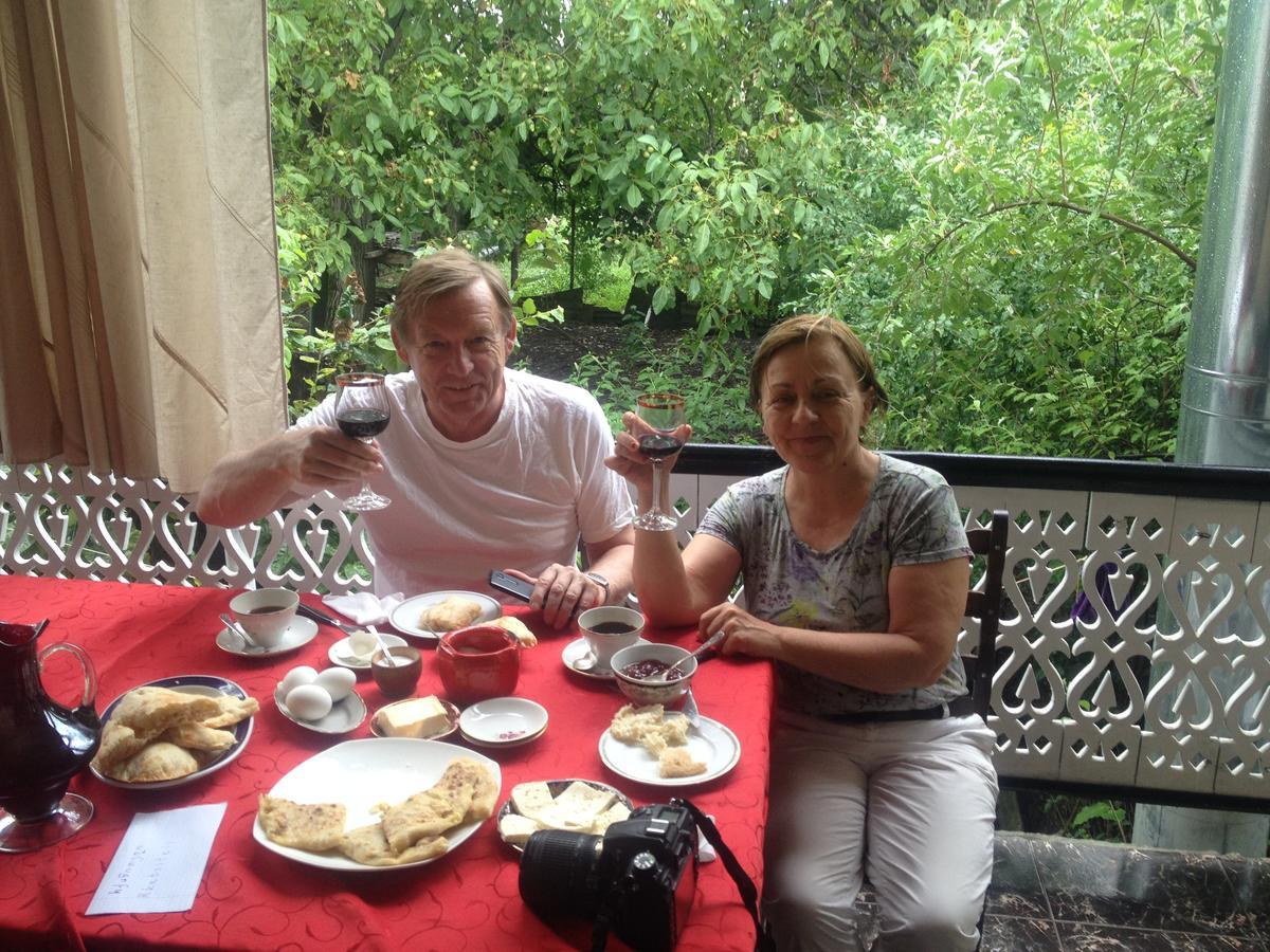 Guesthouse Aisi In Лагодехи Екстериор снимка