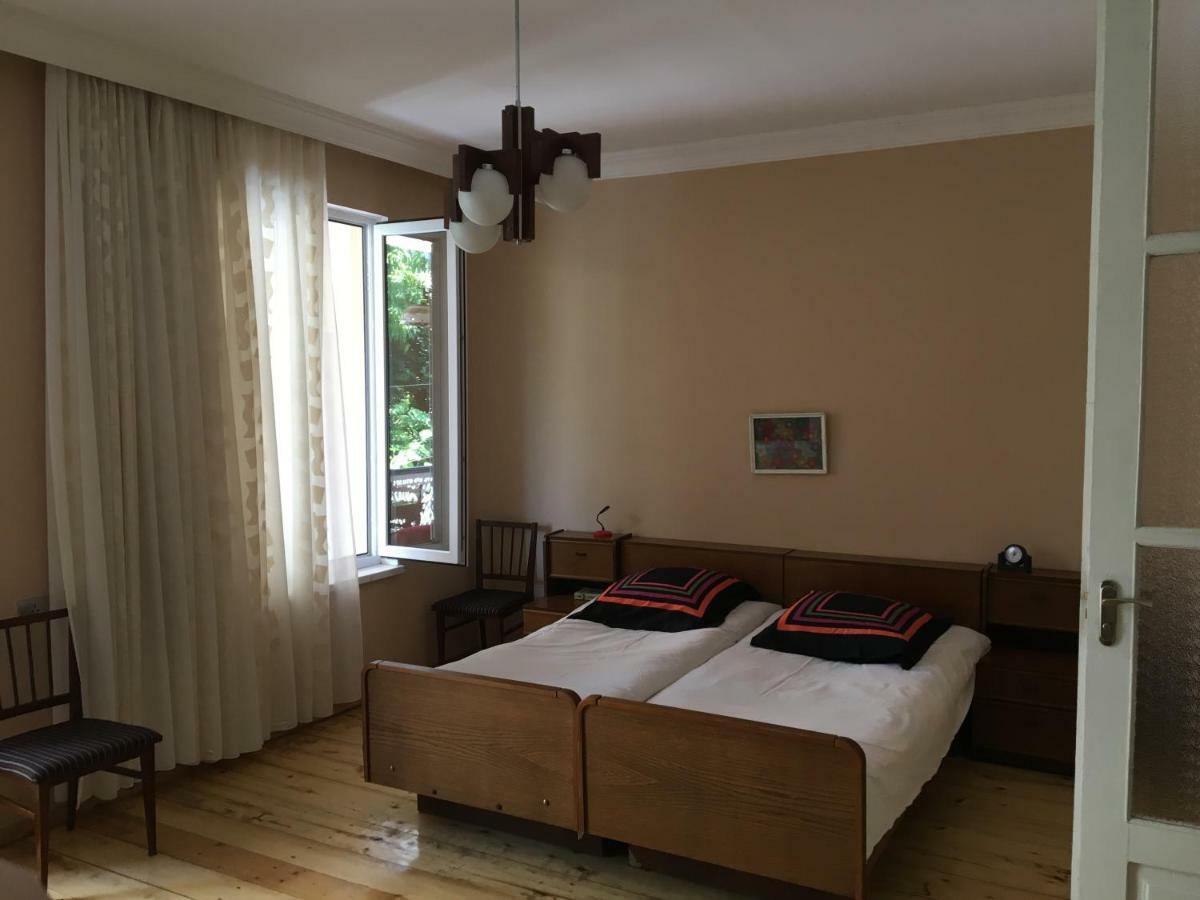 Guesthouse Aisi In Лагодехи Екстериор снимка