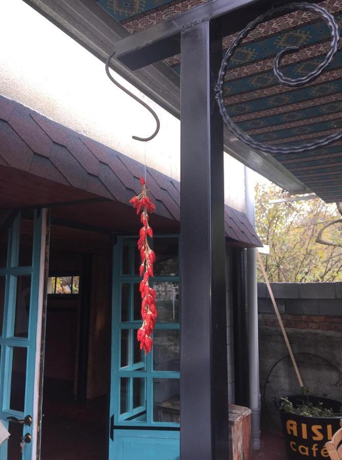 Guesthouse Aisi In Лагодехи Екстериор снимка